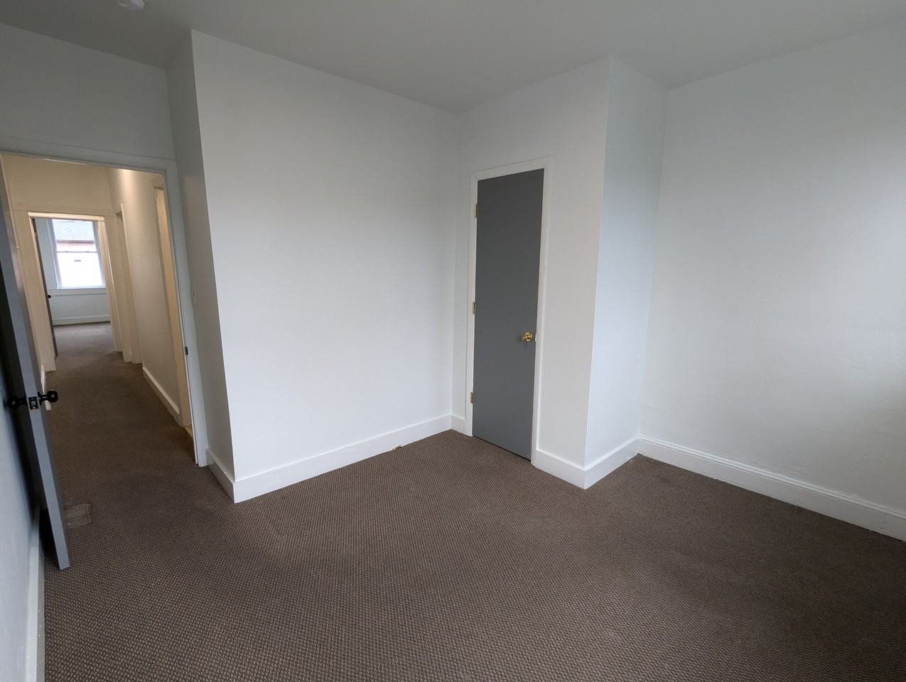 2621 Sloatfield Ave - Photo 5 of 12