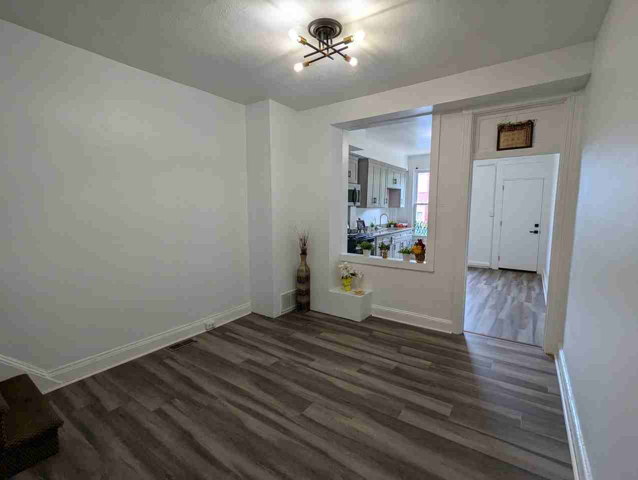 2621 Sloatfield Ave - Photo 6 of 12