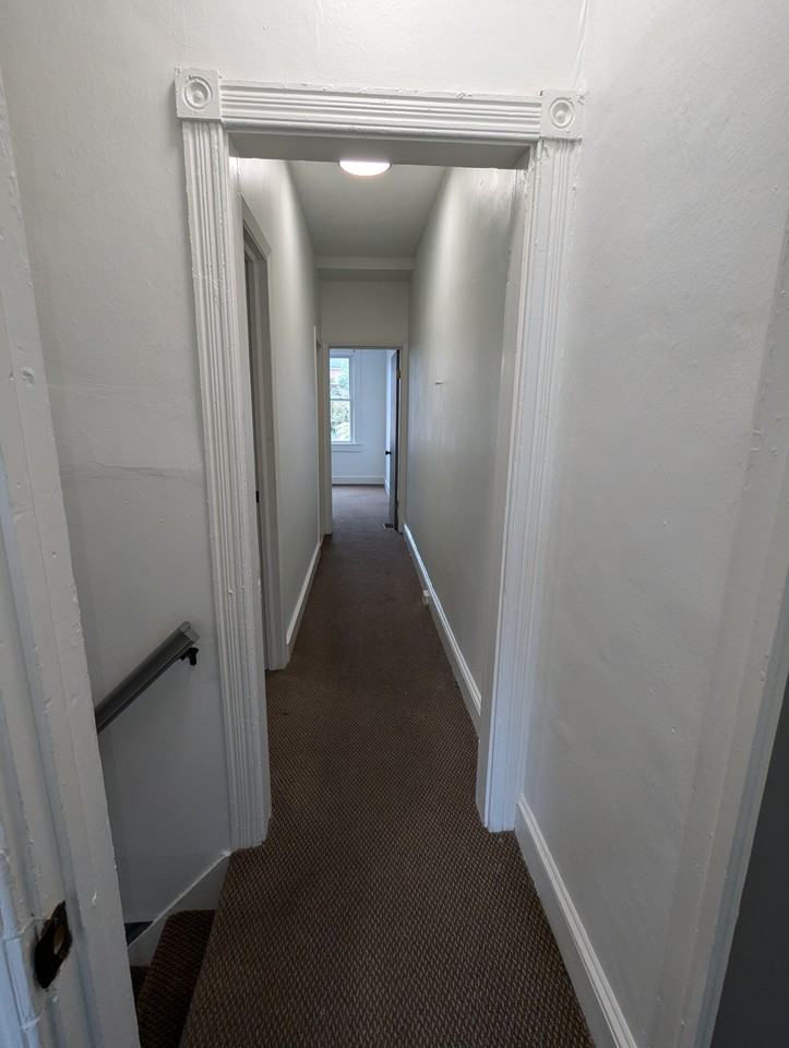 2621 Sloatfield Ave - Photo 7 of 12