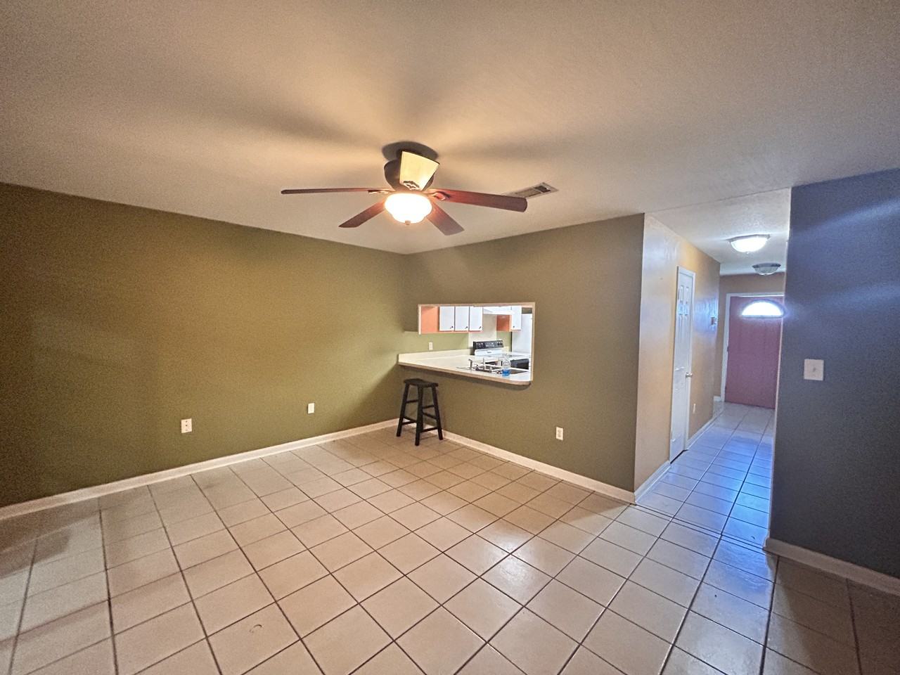 2913 Glenn Dr - Photo 3 of 11