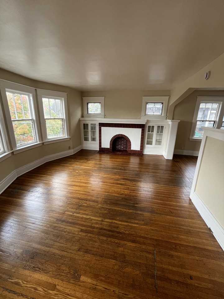 196 Lasalle Ave - Photo 2 of 17