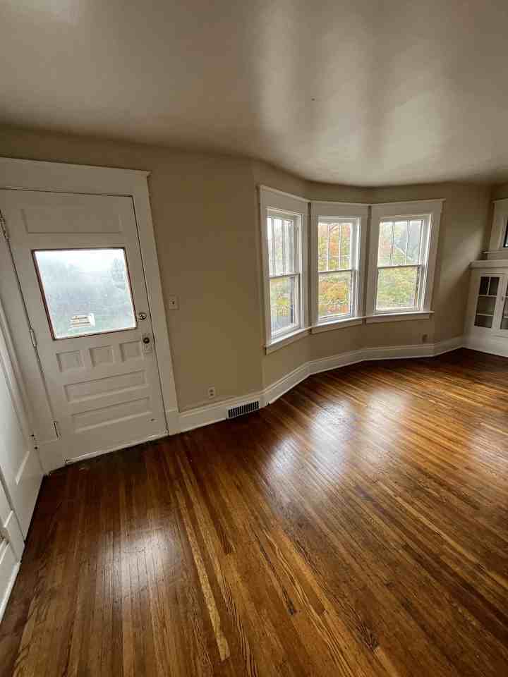 196 Lasalle Ave - Photo 3 of 17