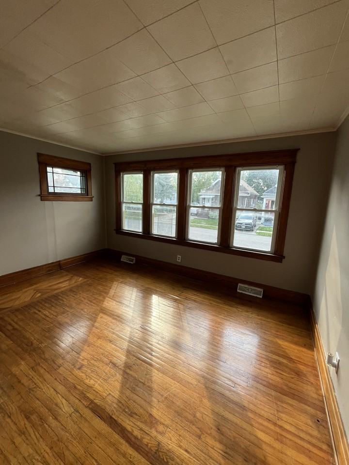 622 Minnesota Ave - Photo 2 of 14