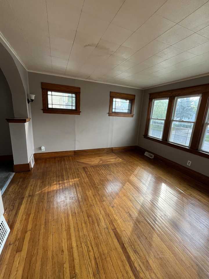 622 Minnesota Ave - Photo 3 of 14