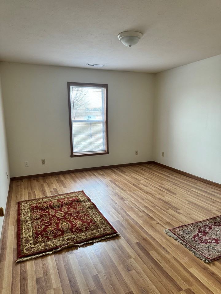 7412 Shillington Dr - Photo 3 of 5