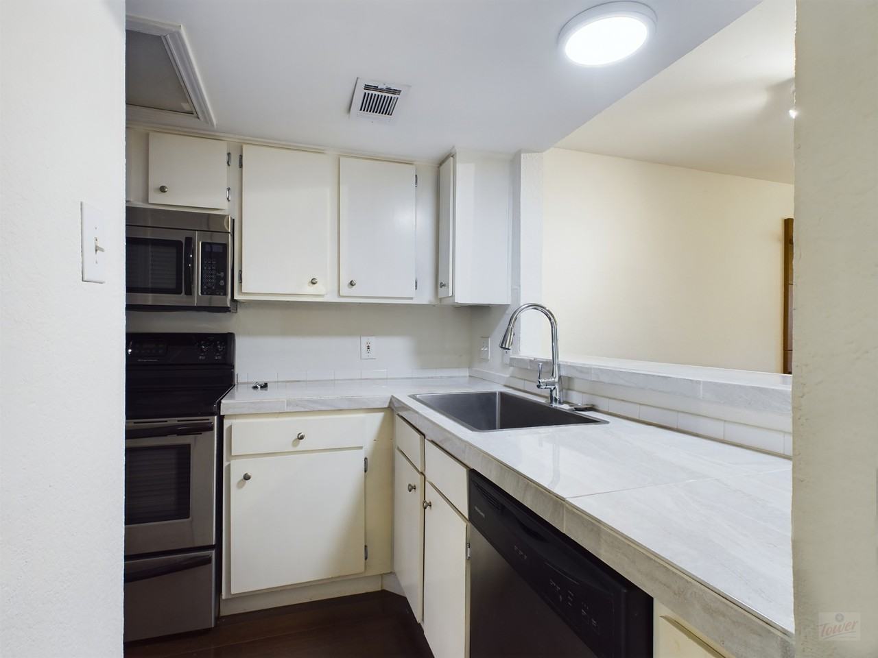 2104 Cullen Ave #4-117 - Photo 5 of 29