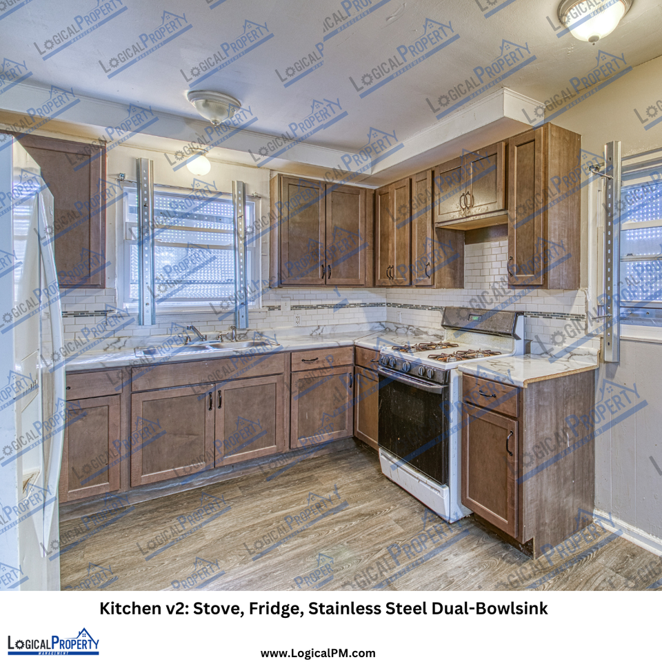 16134 Pierson St - Photo 3 of 14