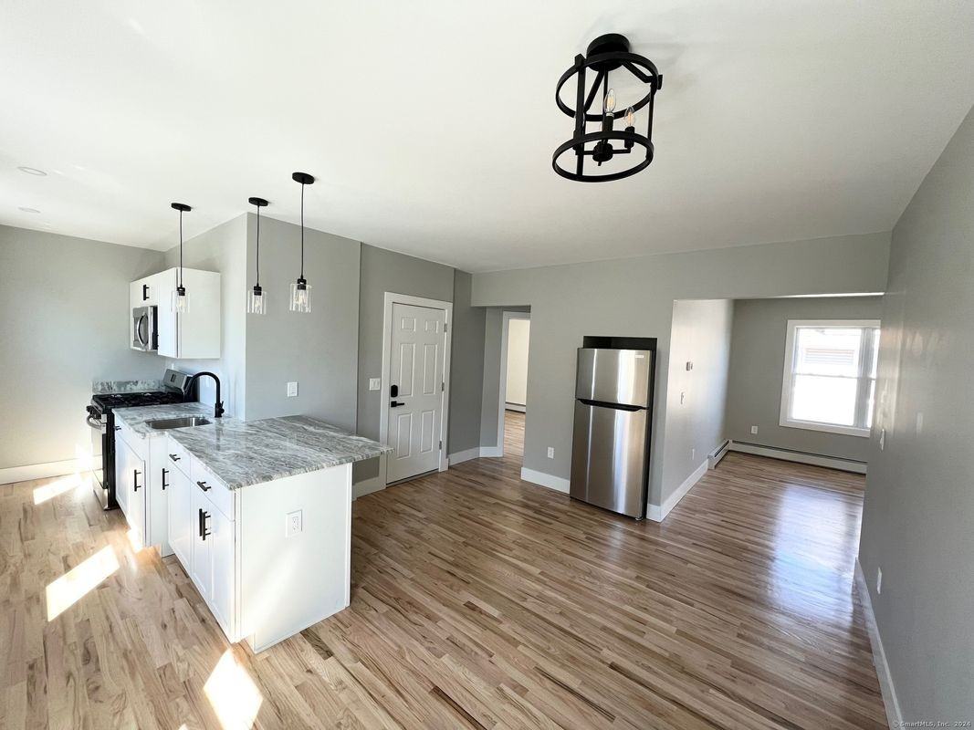 416 Park St ##3 - Photo 2 of 13