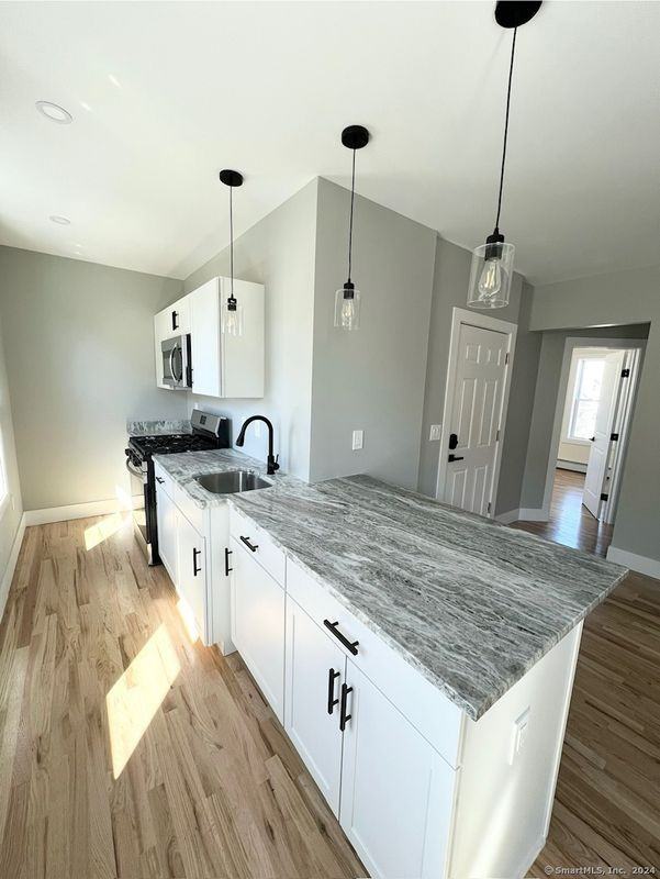 416 Park St ##3 - Photo 3 of 13