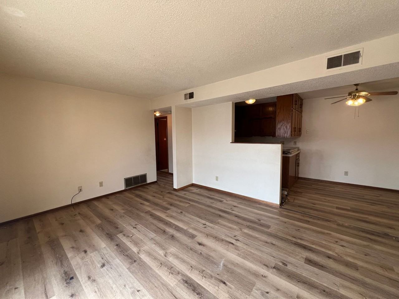 1435 4th Ave SE - Photo 2 of 13