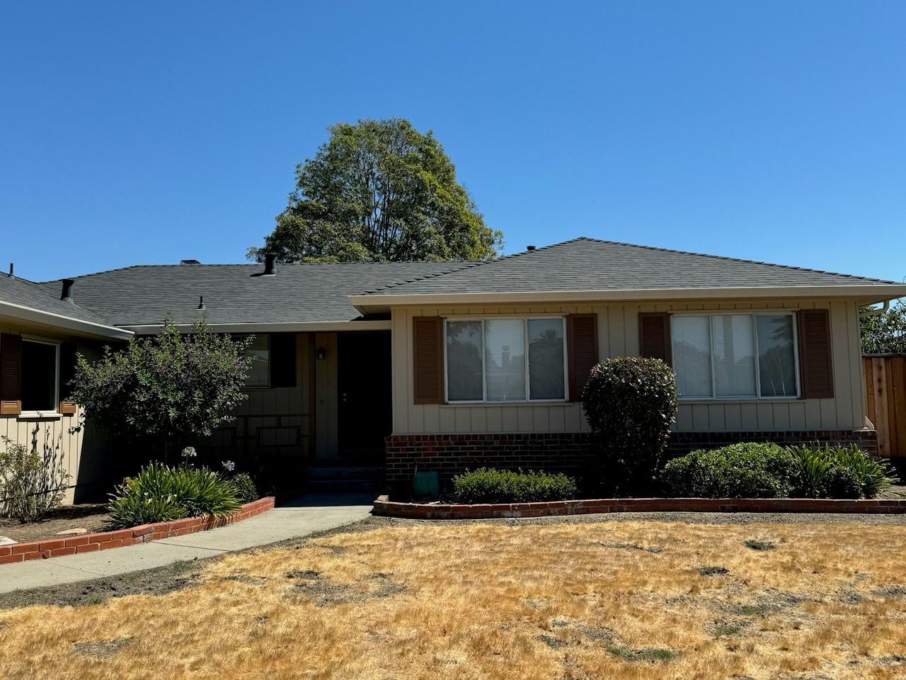 5194 Keystone Dr - Photo 2 of 25