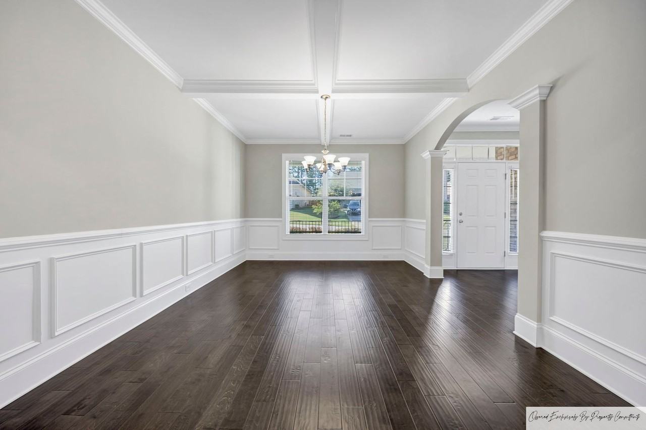 320 Berlandier Ln - Photo 7 of 34