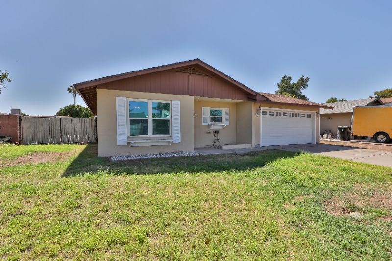 531 W Del Campo Ave - Photo 3 of 32