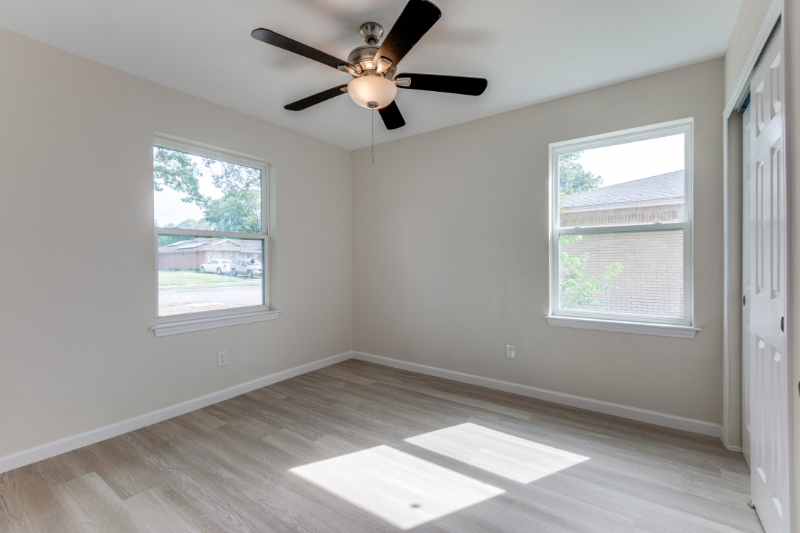 1223 Evergreen Dr - Photo 3 of 12