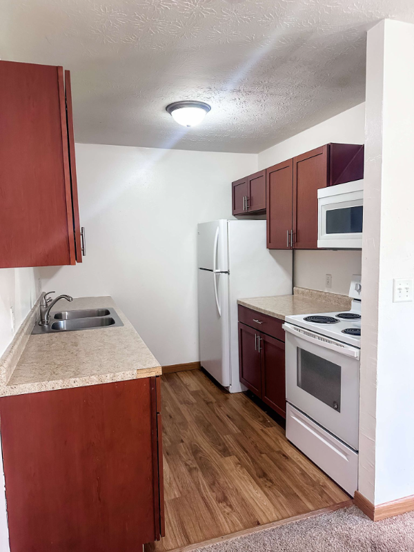 626 Mohican Ct - Photo 2 of 15