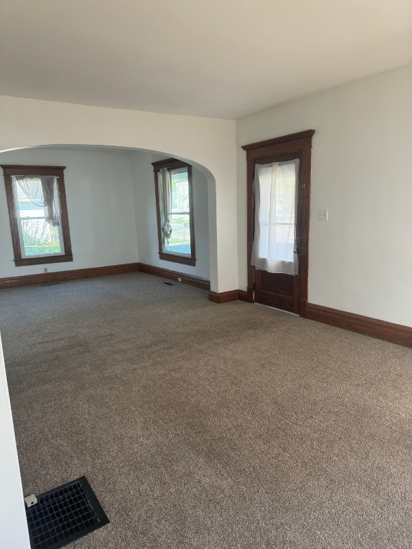 609 W Main St - Photo 2 of 16