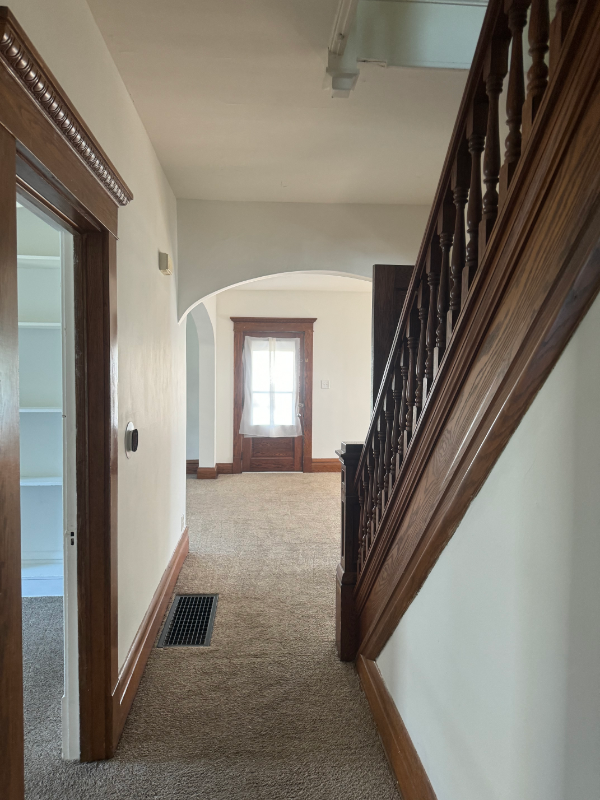 609 W Main St - Photo 3 of 16