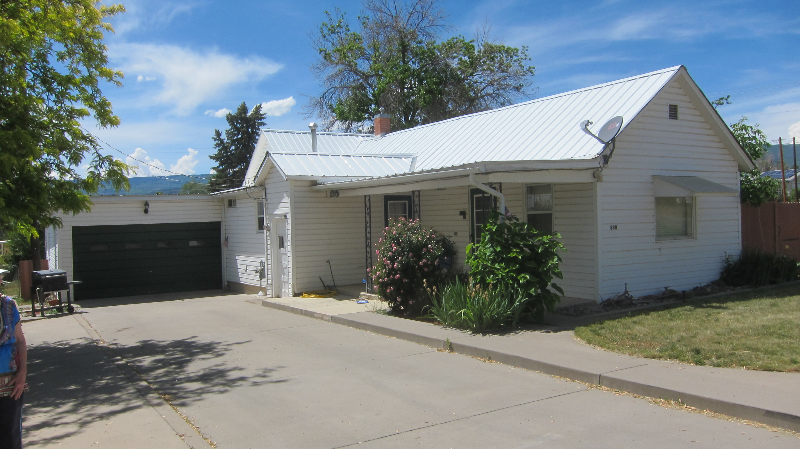 390 Nw 5th St - Photo 2 of 20