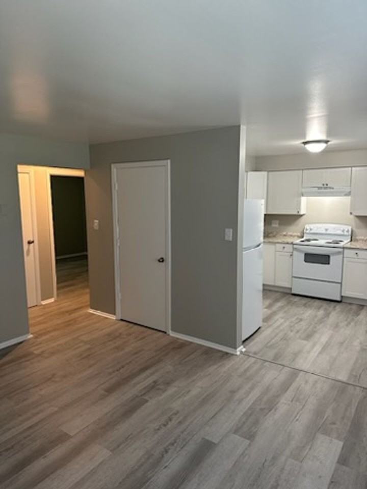 Oakview Park Apartments - Photo 4 of 4