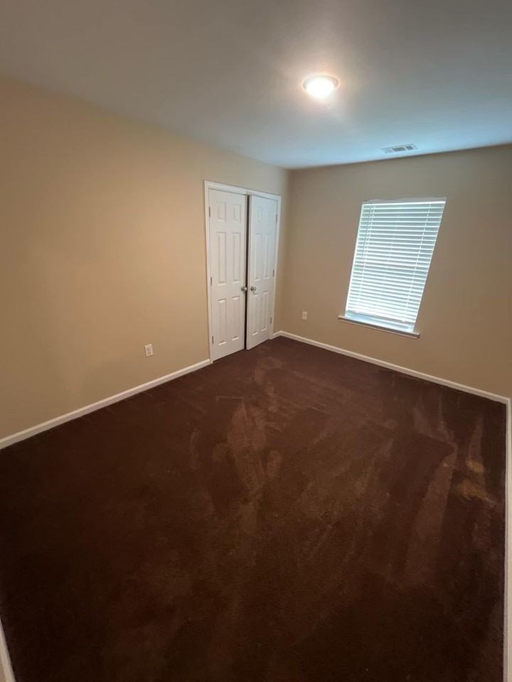 Old Mill Apartments - Photo 4 of 13