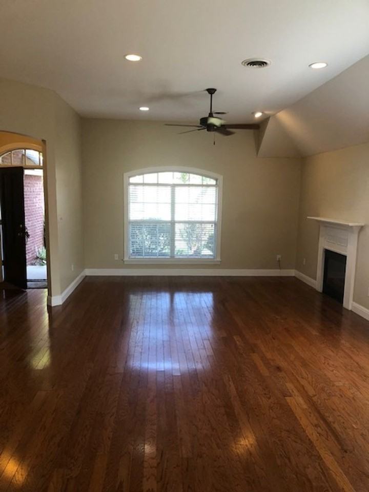 107 Ridge Cove Dr - Photo 2 of 15