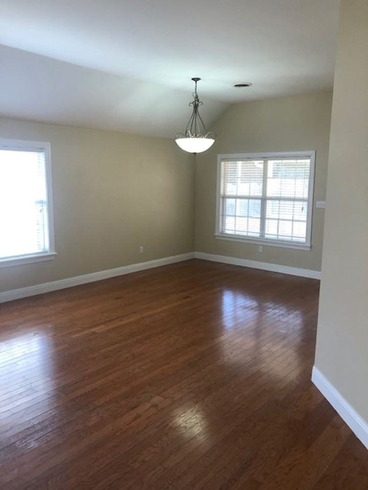 107 Ridge Cove Dr - Photo 3 of 15