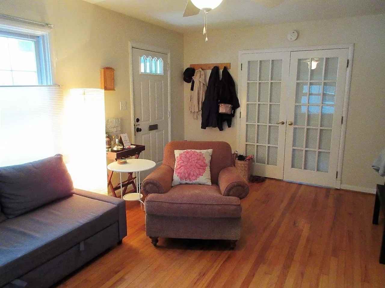 906 Sylvan Ave - Photo 5 of 25