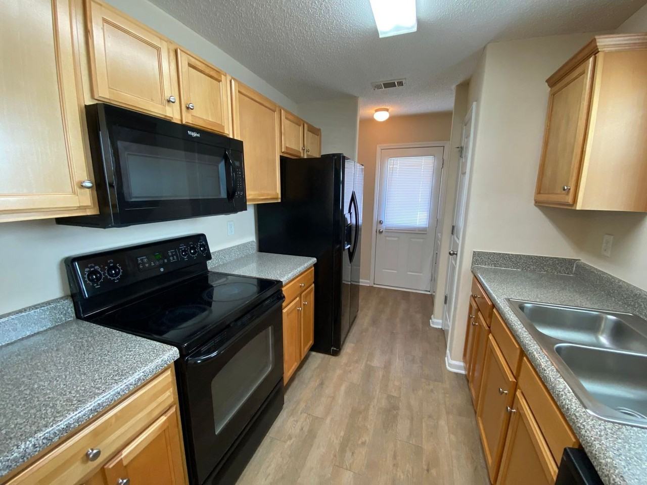 136 Fern Ridge Ct - Photo 3 of 14