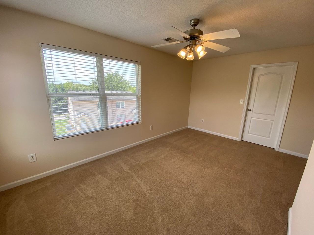 136 Fern Ridge Ct - Photo 7 of 14