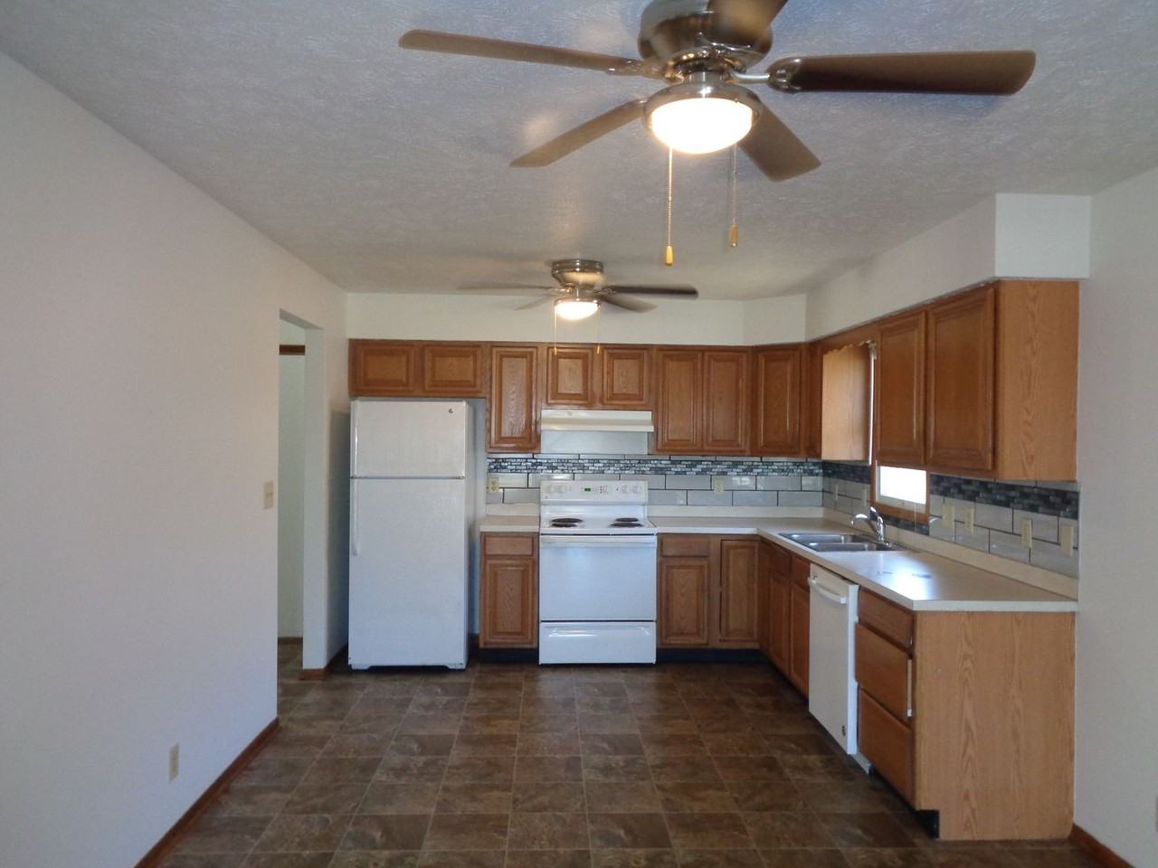 1304 W Washington St - Photo 2 of 11