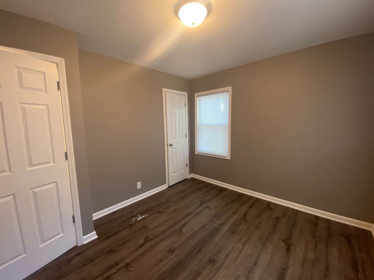 5800 W Carmen Ave - Photo 4 of 6