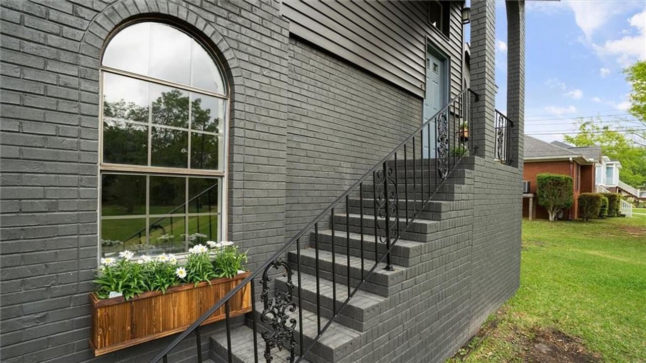 4062 Dawson Dr - Photo 2 of 35