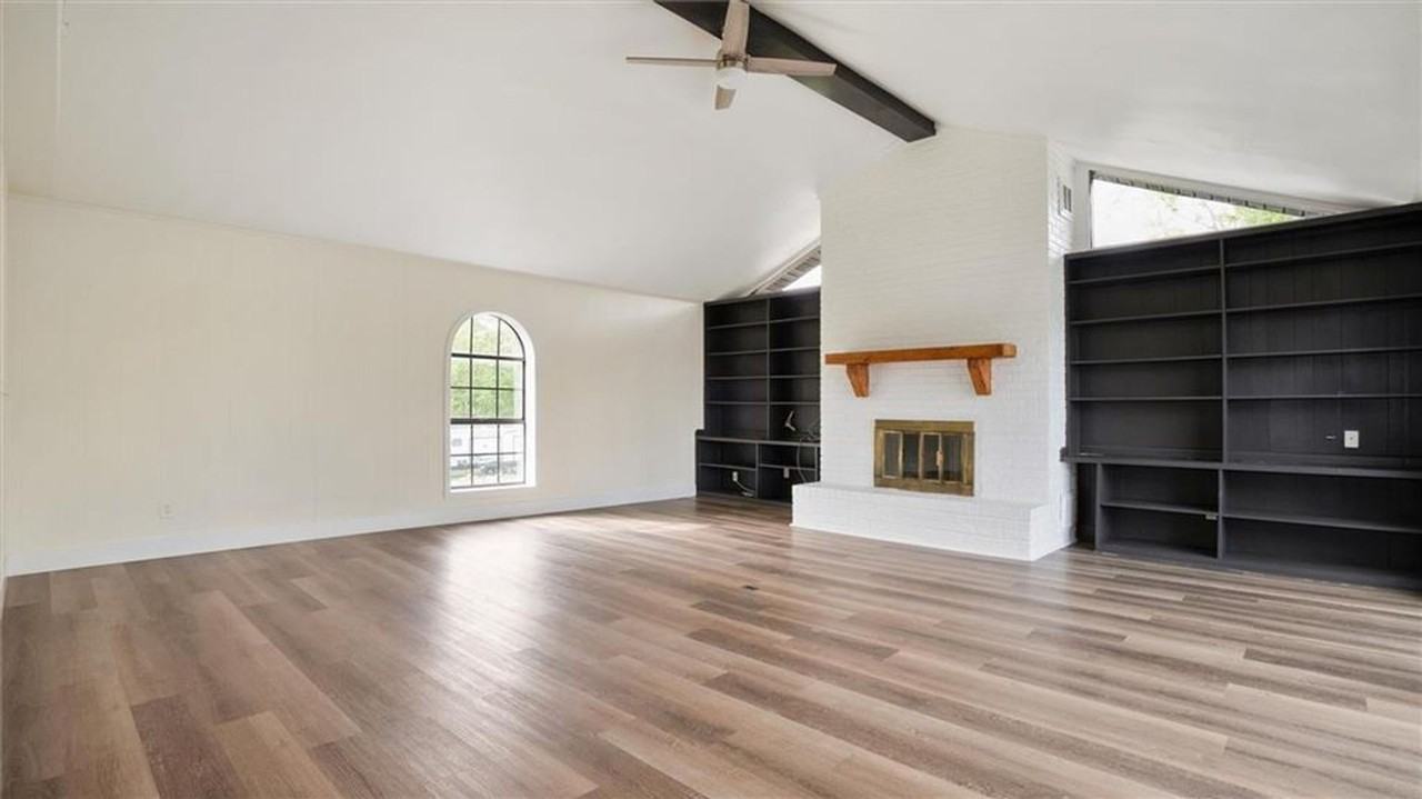 4062 Dawson Dr - Photo 4 of 35