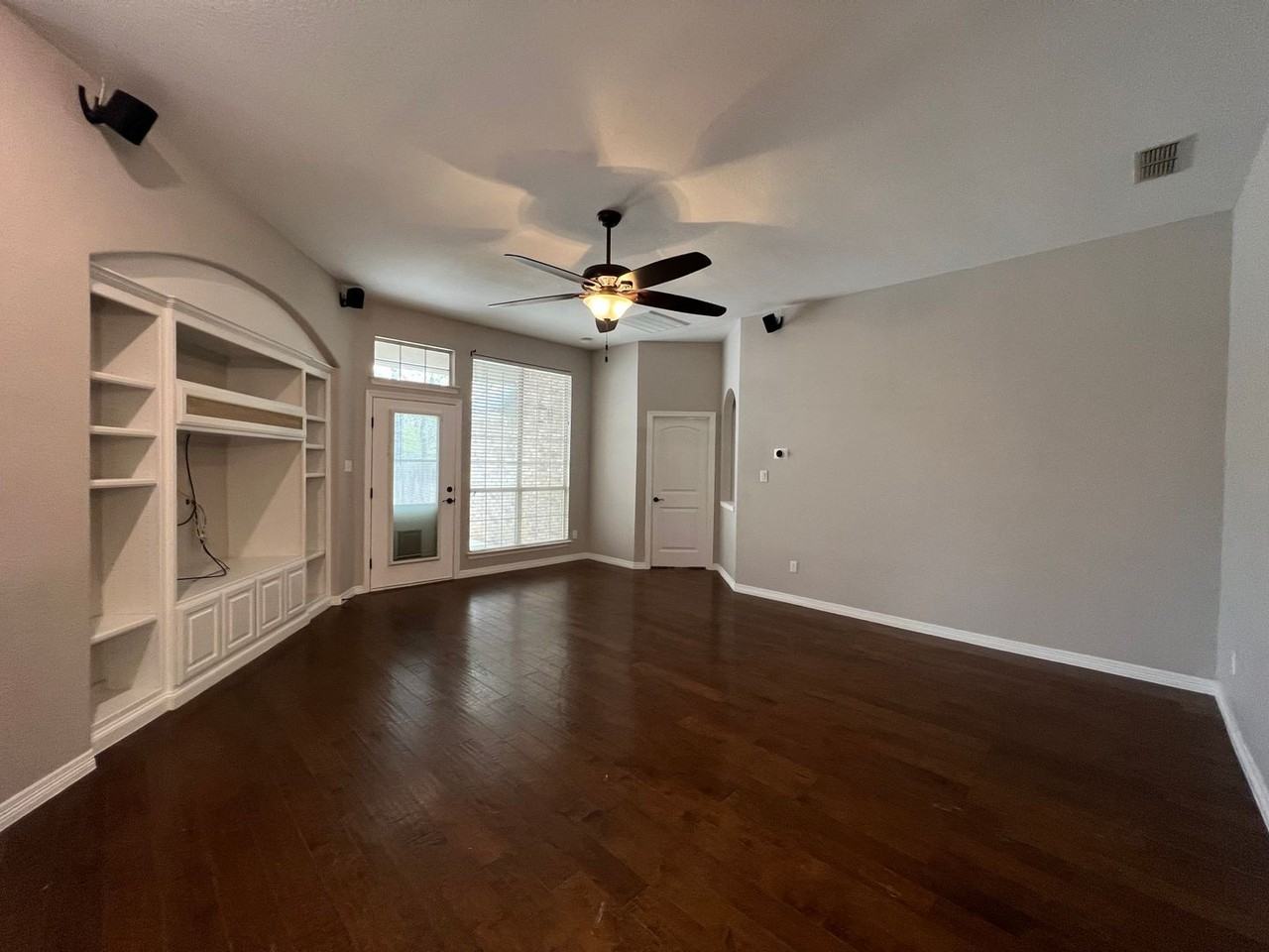 709 Red Oak Smt - Photo 3 of 30