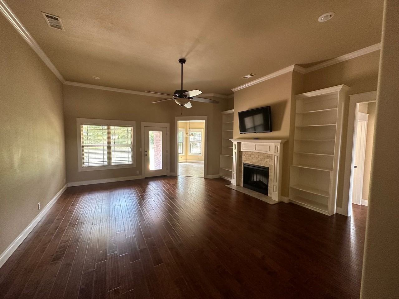 1224 E Date St - Photo 2 of 14