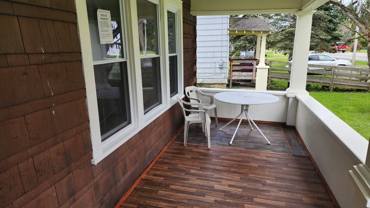 444 Derrick Rd - Photo 3 of 28