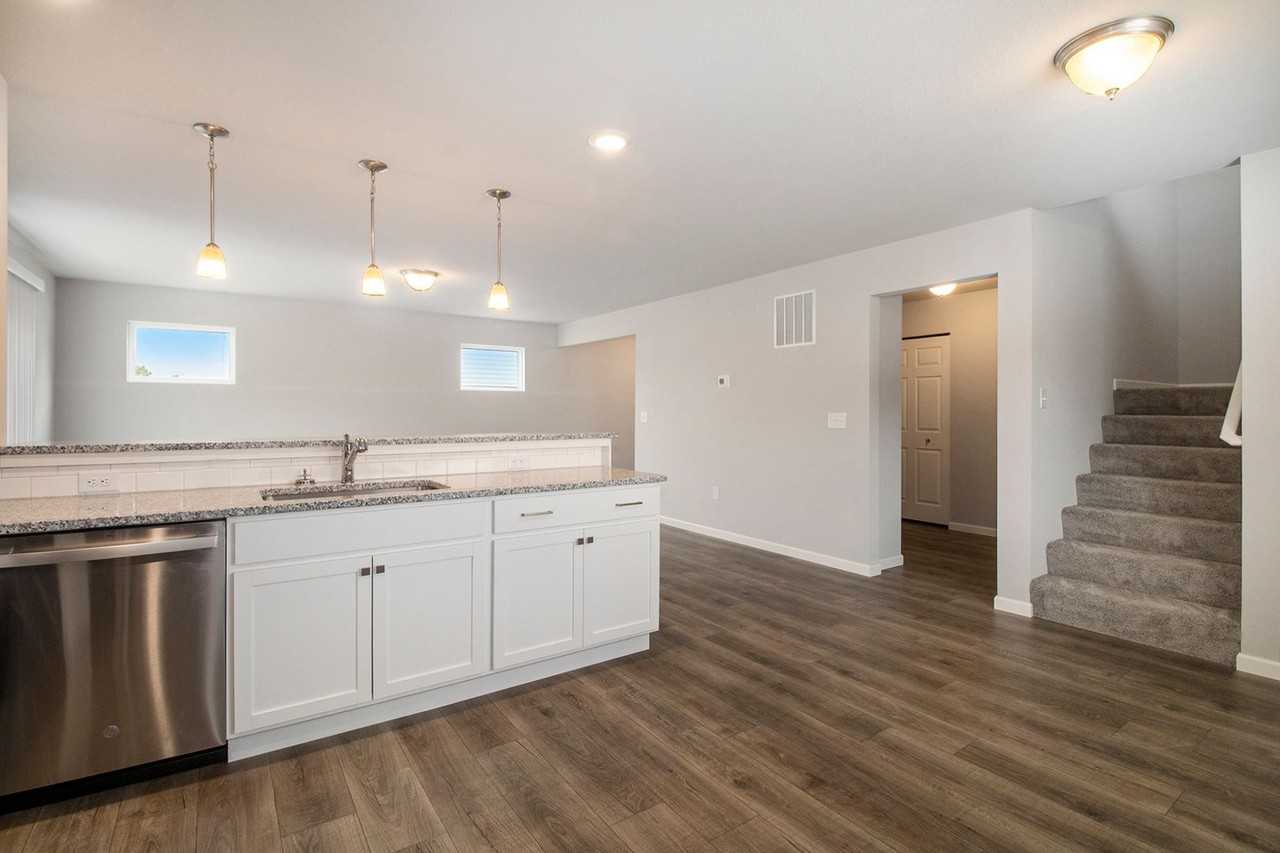 7435 Montego Bay St - Photo 3 of 28