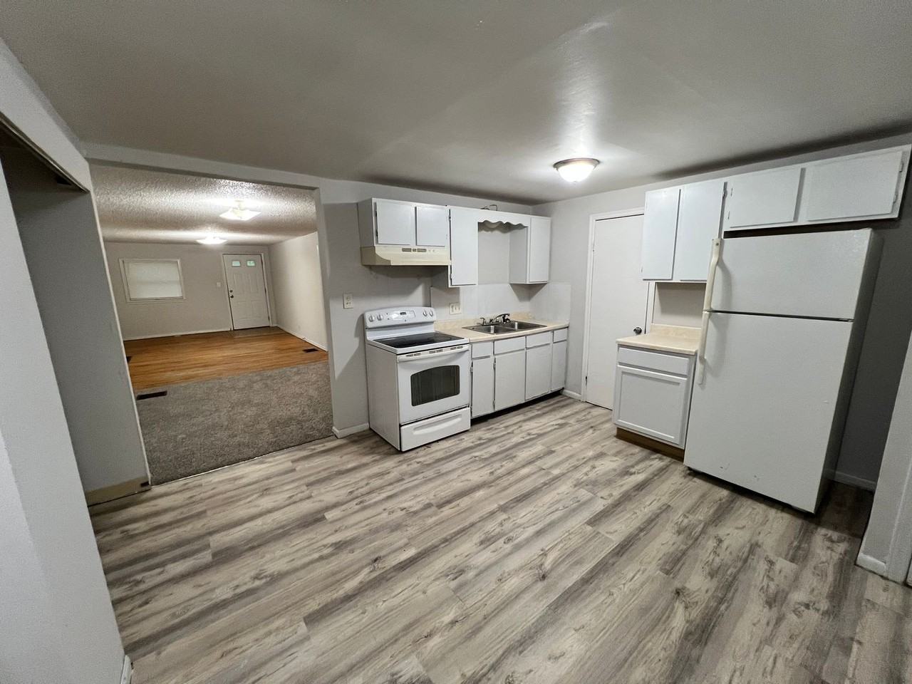 15301 E Mayes Rd - Photo 4 of 12