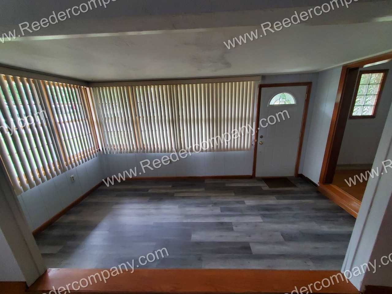 2939 Ross St - Photo 2 of 19