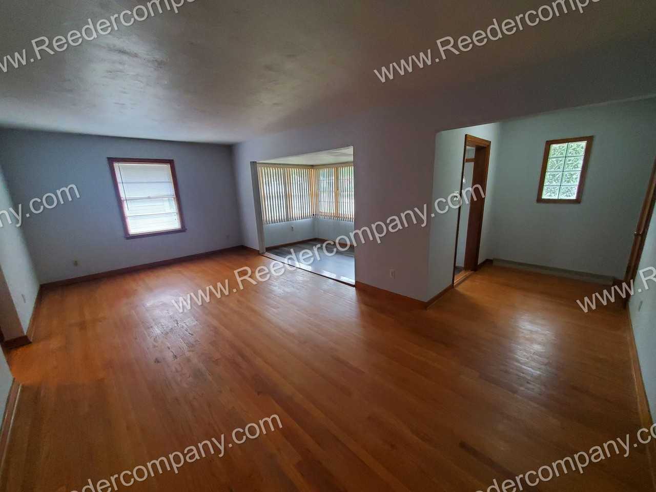 2939 Ross St - Photo 3 of 19