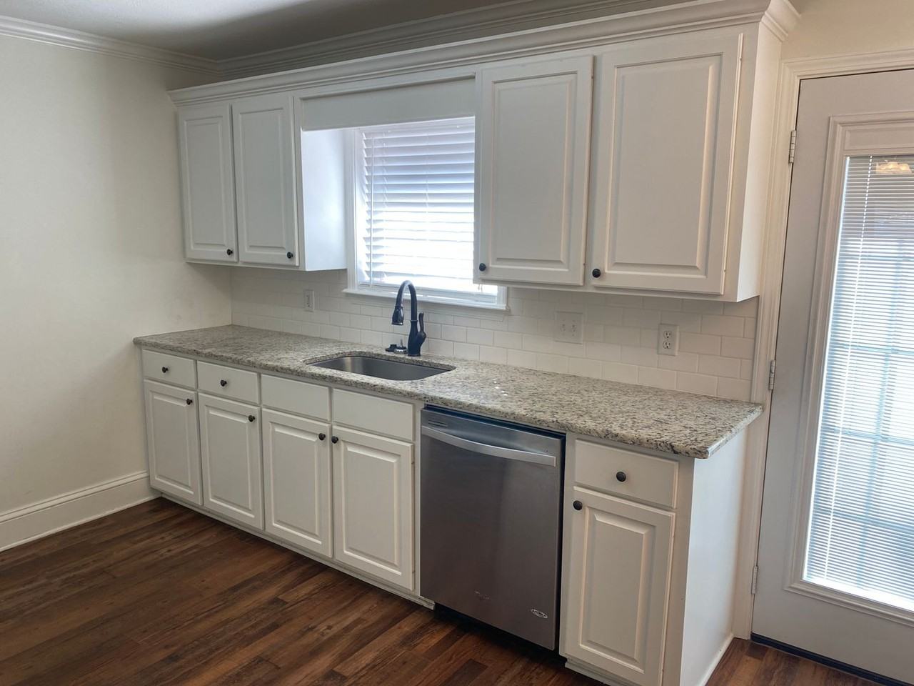 209 Cherrybark Ln - Photo 3 of 10