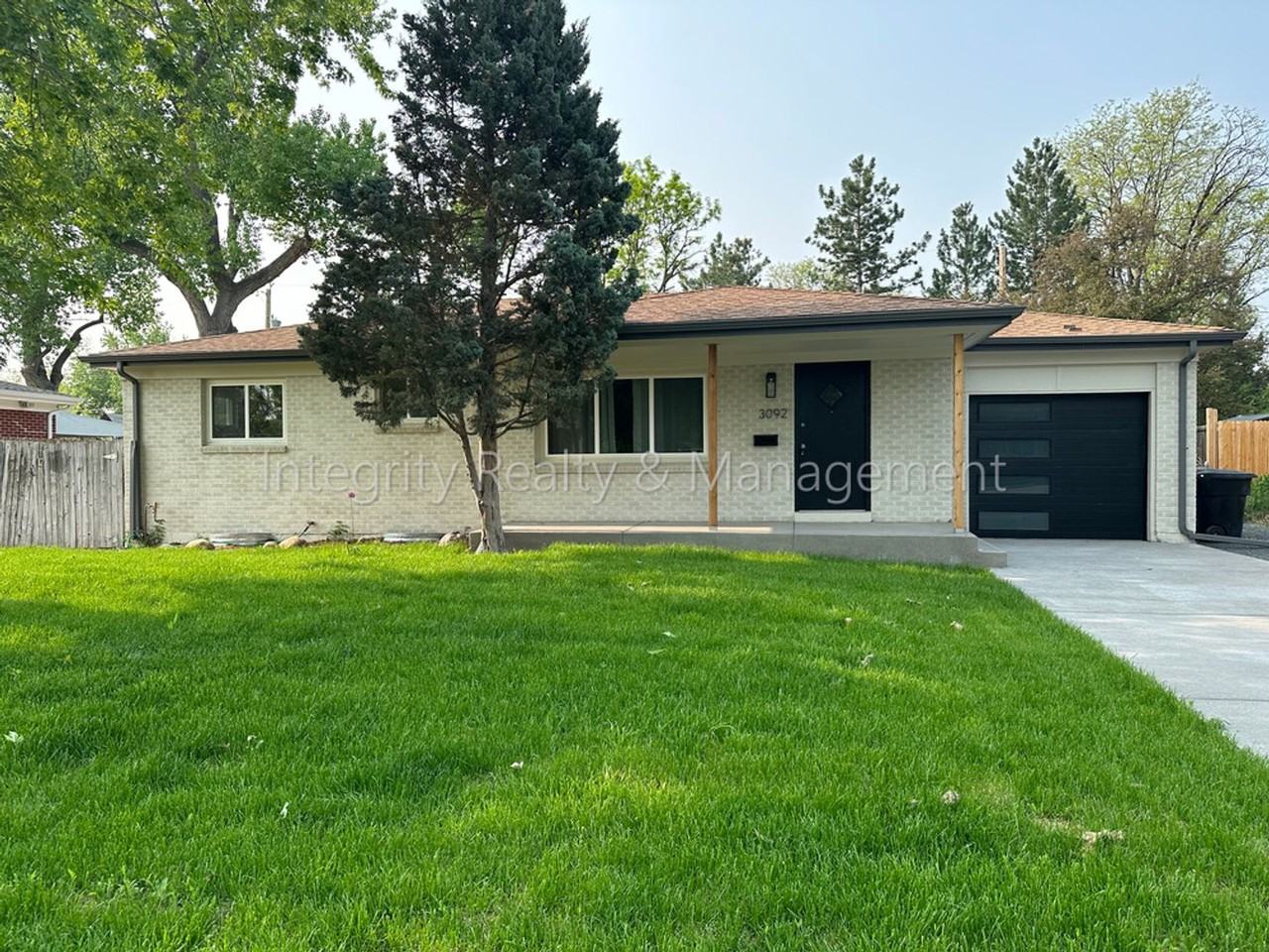 3092 W Layton Ave - Photo 2 of 42