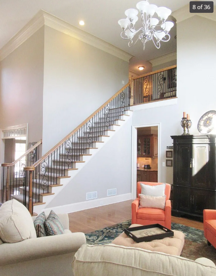 1051 Robinson Ct - Photo 6 of 19