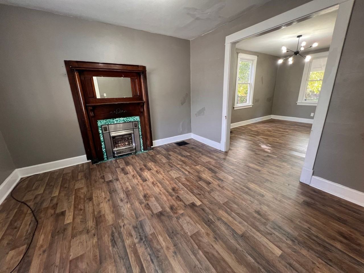 1017 11th St - Photo 3 of 16