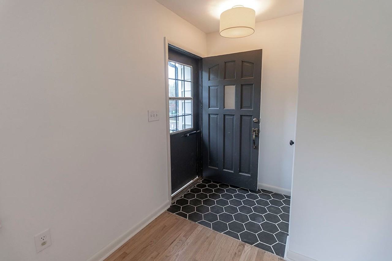 100 W Leslie Ln - Photo 3 of 50