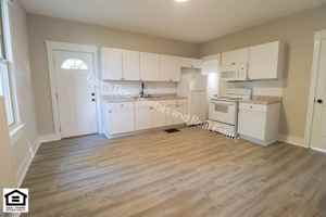 featured image of 428 Lincoln Highway East