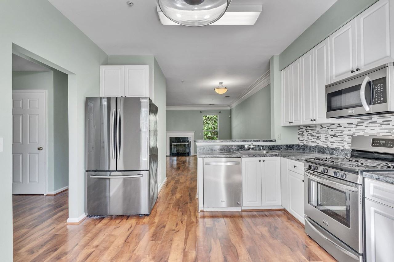 1148 Cranston Ct - Photo 4 of 26