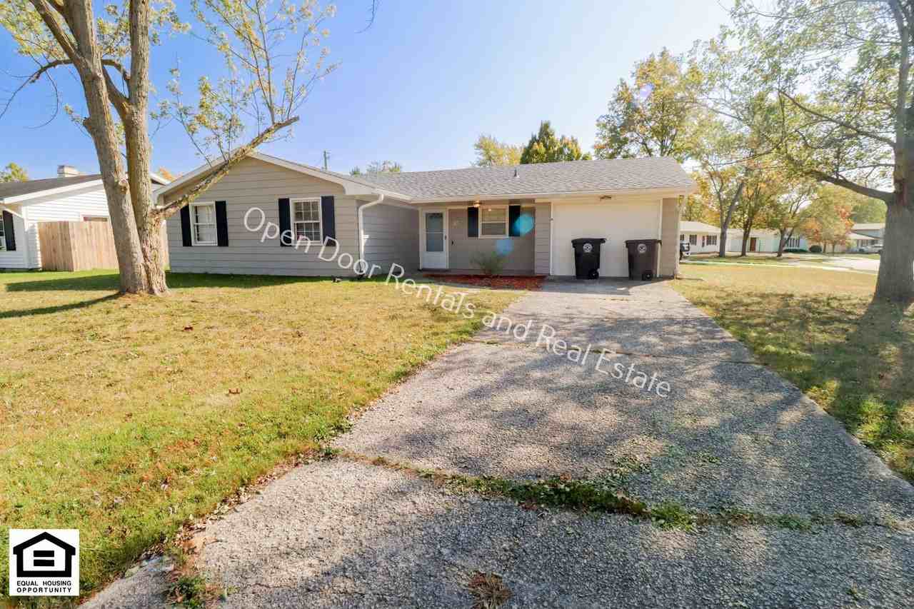 5104 Eastwick Dr - Photo 3 of 16