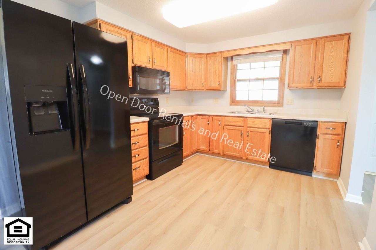 5104 Eastwick Dr - Photo 6 of 16