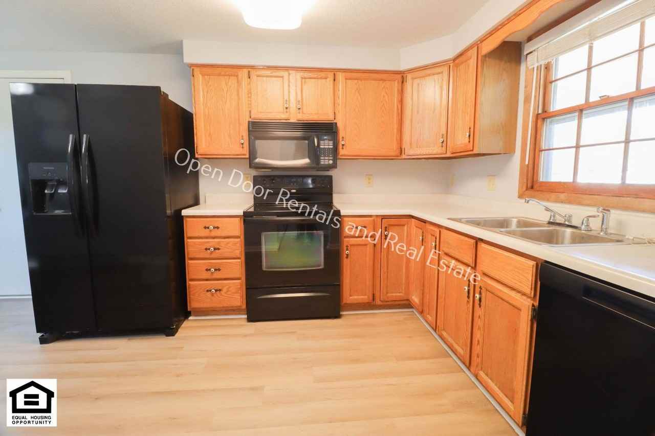 5104 Eastwick Dr - Photo 7 of 16